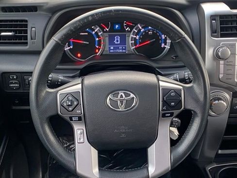 Used 2016 Toyota 4Runner SR5 Premium image 12