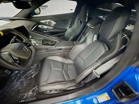 Used 2024 Chevrolet Corvette Stingray Premium Cpe w/ Z51 Performance Package image 23