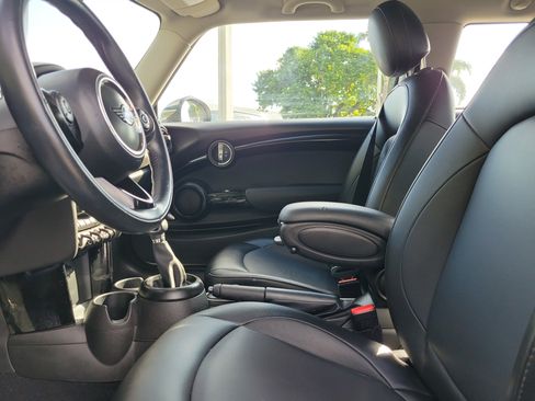 Used 2019 MINI Cooper 2-Door Hardtop FWD image 19