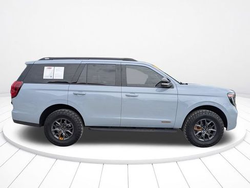 Used 2025 Ford Expedition Tremor AWD/4WD image 3
