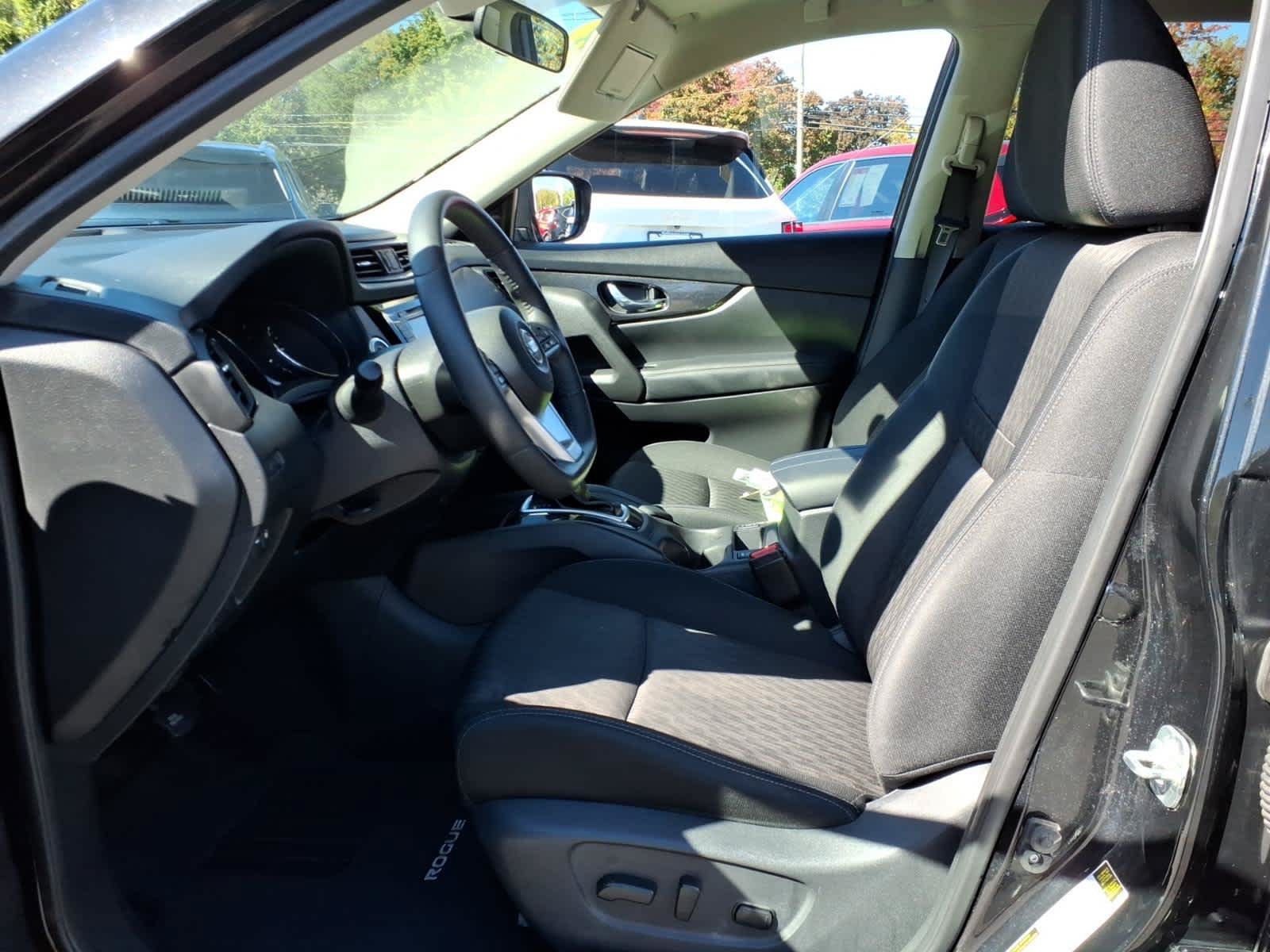 Used 2018 Nissan Rogue SV w/ Premium Package AWD/4WD image 11