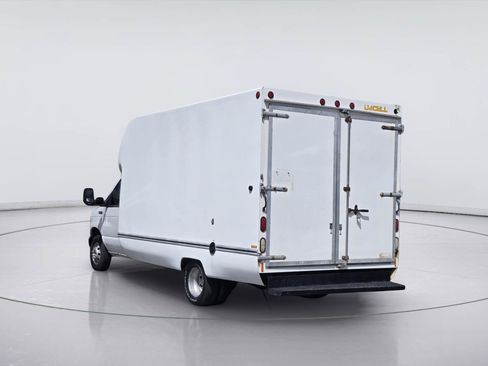 Used 2003 Ford E-350 and Econoline 350 Super Duty RWD image 6