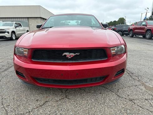 Used 2010 Ford Mustang Convertible RWD image 8