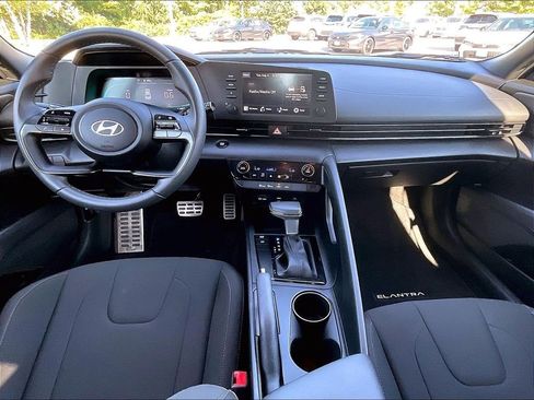 Used 2025 Hyundai Elantra Sport FWD image 21