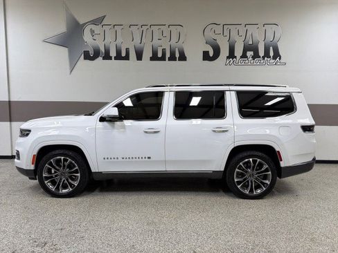 Used 2022 Jeep Grand Wagoneer Series III w/ Rear Seat Video Group 1 image 5