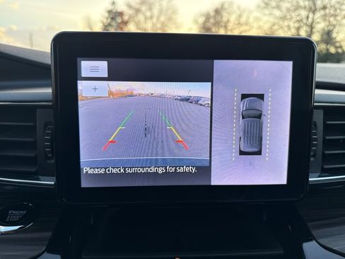 Used 2023 Ford Explorer Limited w/ Equipment Group 301A image 21