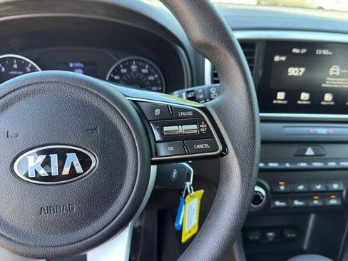 Used 2022 Kia Sportage LX image 16