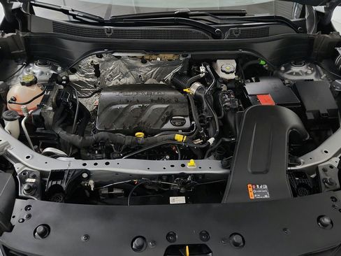 Certified 2025 Chevrolet Trax LS w/ LS Convenience Package FWD image 25