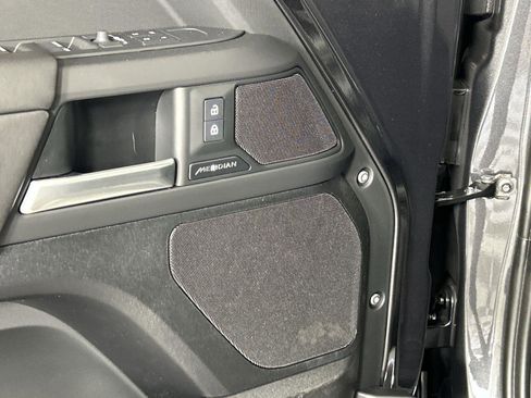 New 2025 Land Rover Defender 110 S image 22