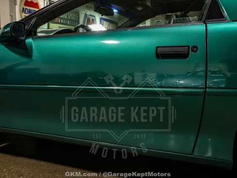 Used 1997 Chevrolet Camaro Z28 RWD image 35