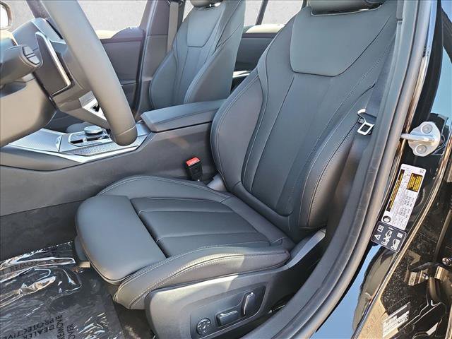 New 2026 BMW 330i xDrive Sedan w/ M Sport Package AWD/4WD image 4