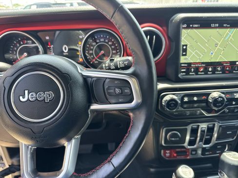 Used 2018 Jeep Wrangler Unlimited Rubicon AWD/4WD image 23