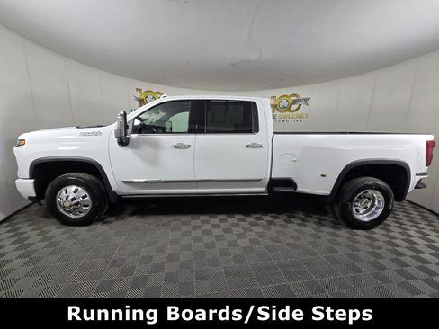 Certified 2025 Chevrolet Silverado 3500 High Country w/ Technology Package AWD/4WD image 4