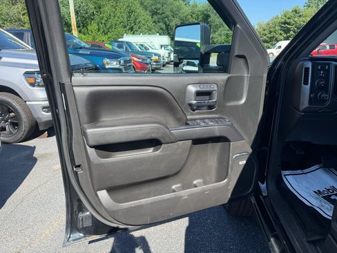 Used 2015 GMC Sierra 1500 SLT w/ All-Terrain Package AWD/4WD image 28