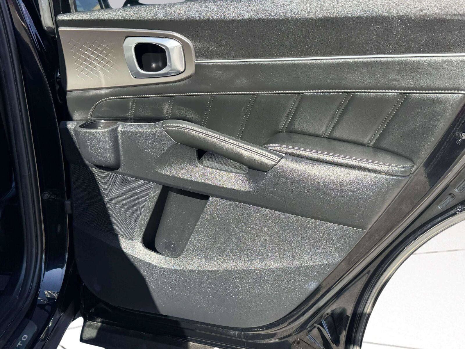 Used 2023 Kia Sorento SX FWD image 33