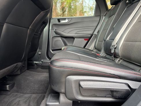 Used 2025 Ford Escape ST-Line image 25