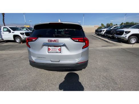 Used 2018 GMC Terrain SLE image 7