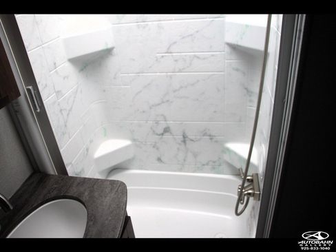 Used 2022 Ford E-450 and Econoline 450 Super Duty w/ Motorhome Prep Package image 32