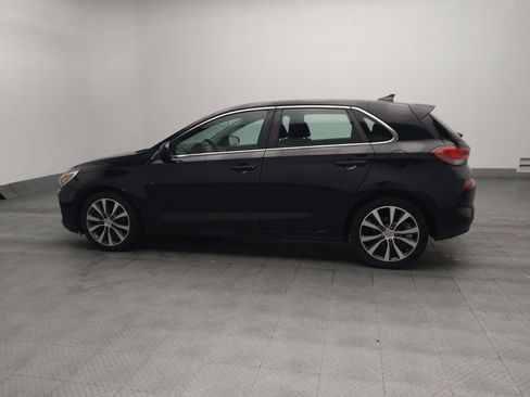 Used 2019 Hyundai Elantra GT FWD image 3