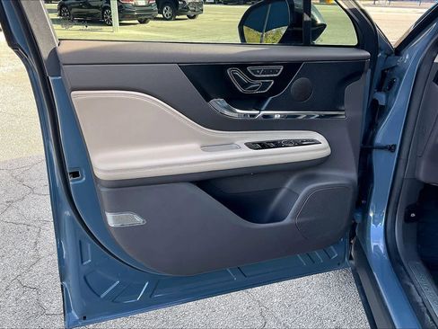 Used 2023 Lincoln Corsair Standard image 21