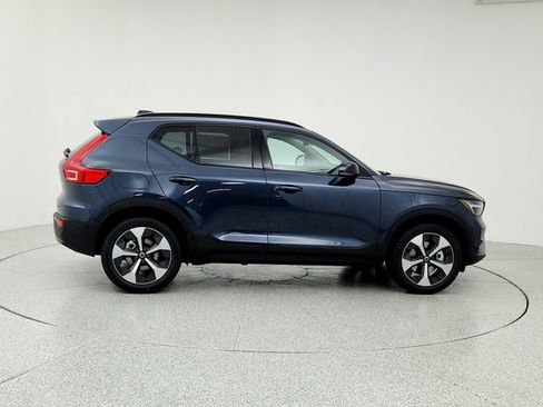 New 2026 Volvo XC40 B4 Plus w/ Climate Package image 4