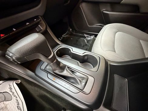 Used 2018 Chevrolet Colorado W/T w/ WT Convenience Package image 18