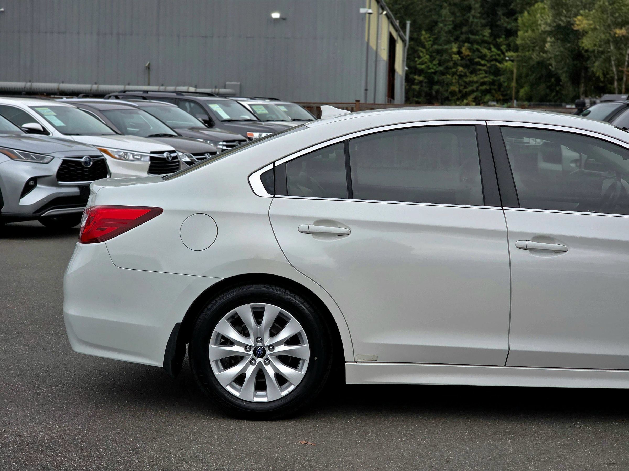 Used 2016 Subaru Legacy 2.5i Premium w/ Popular Package #2 AWD/4WD image 14