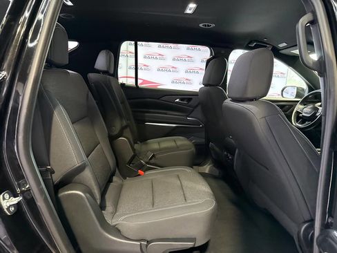 Used 2026 Chevrolet Traverse LT image 39