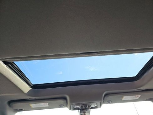 Used 2022 GMC Sierra 3500 Denali w/ Denali Ultimate Package image 11