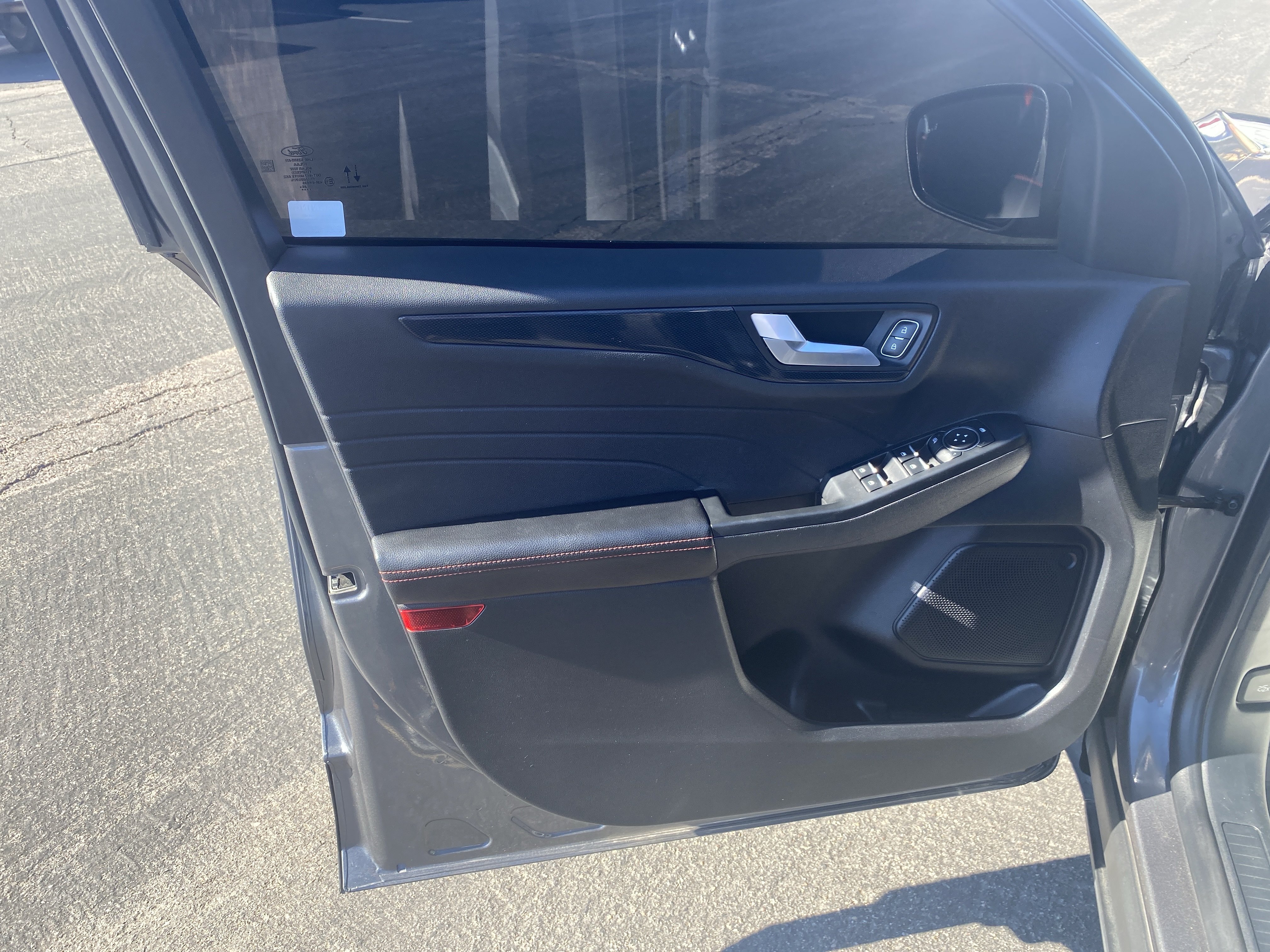 Used 2025 Ford Escape ST-Line w/ Equipment Group 301A FWD image 7