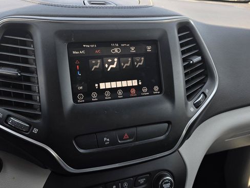 Used 2020 Jeep Cherokee Latitude Plus FWD image 15
