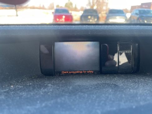 Used 2011 Toyota Sienna LE image 9