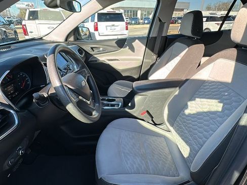 Used 2020 Chevrolet Equinox LS w/ LS Convenience Package image 7