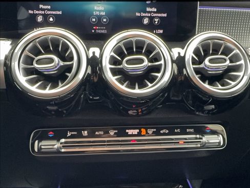 Used 2021 Mercedes-Benz GLB 250 4MATIC w/ Premium Package image 52