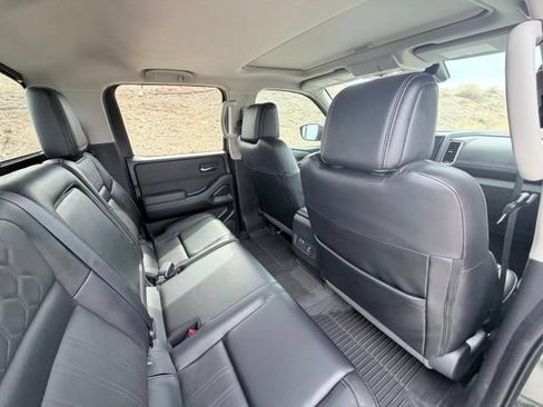 Certified 2024 Nissan Frontier SL w/ Technology Package RWD image 30