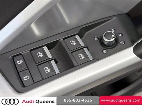 Certified 2025 Audi Q3 2.0T Premium Plus w/ Premium Plus Package image 17