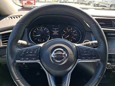 Used 2020 Nissan Rogue SV AWD/4WD image 18