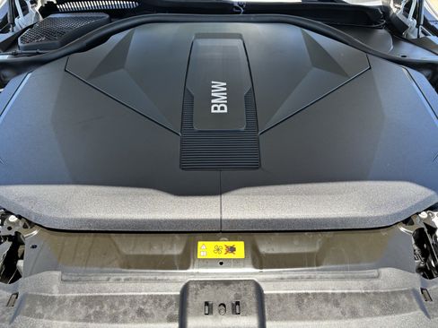 Certified 2025 BMW i5 eDrive40i w/ M Sport Package RWD image 36