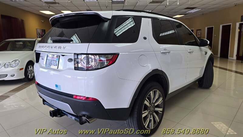 Used 2017 Land Rover Discovery Sport HSE Luxury AWD/4WD image 4