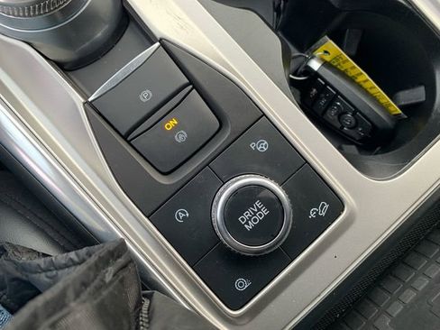 Certified 2020 Ford Explorer Platinum w/ Premium Technology Package image 39