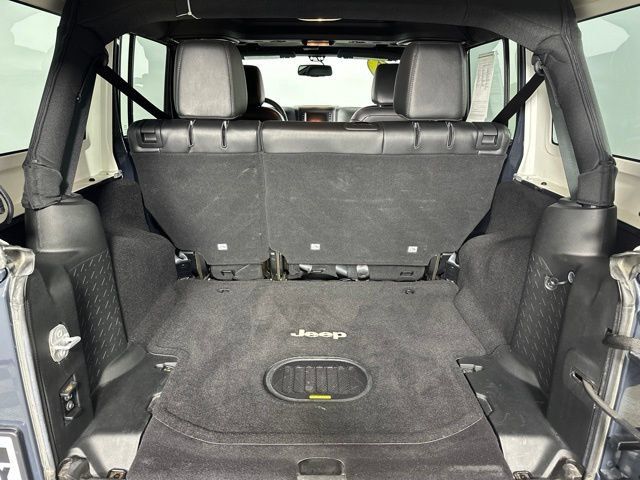 Used 2017 Jeep Wrangler Unlimited Sahara AWD/4WD image 27