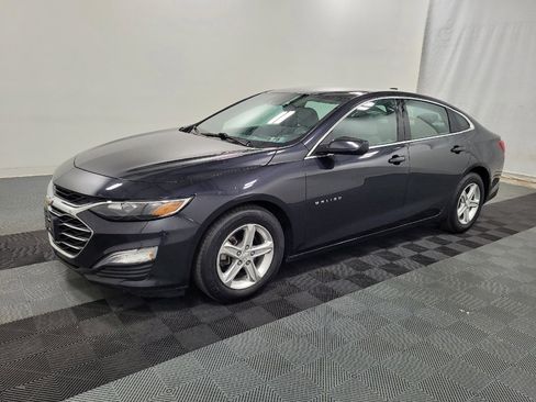 Used 2023 Chevrolet Malibu LS w/ Driver Confidence Package FWD image 2