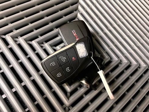 Used 2022 GMC Sierra 1500 Elevation image 10