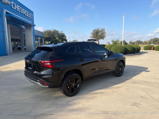 Used 2024 Chevrolet Trax LT FWD image 13