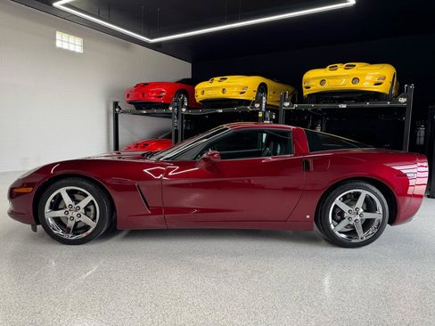 Used 2007 Chevrolet Corvette Coupe w/ Preferred Equipment Group RWD image 8