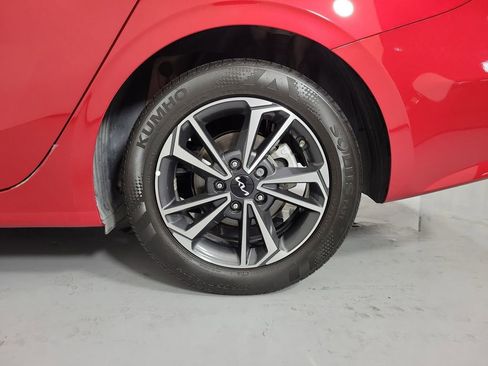 Used 2024 Kia Forte LXS FWD image 8