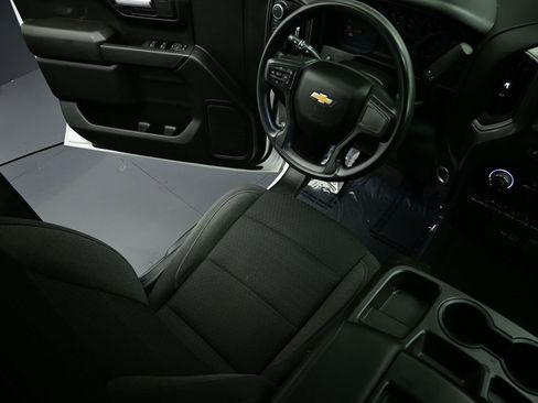 Used 2022 Chevrolet Silverado 1500 Custom image 7