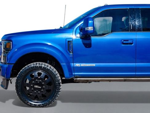 Used 2022 Ford F450 Platinum w/ FX4 Off-Road Package image 11