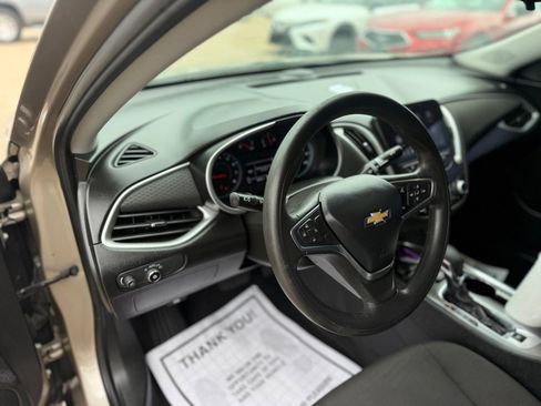Used 2022 Chevrolet Malibu LT image 10