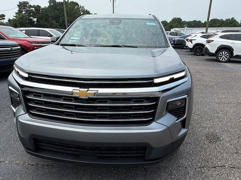 New 2026 Chevrolet Traverse LT FWD image 2